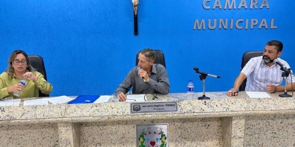 Projeto de Lei que estabelece o Programa Anual de Trabalho, estima a receita e fixa as despesas do Município de Lagoa Formosa é votado na Câmara Municipal