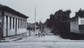 Antiga casa do senhor Olegário (1ª) e do senhor Juca Limirio (2ª)